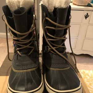 Sorel women’s boots size 9.5